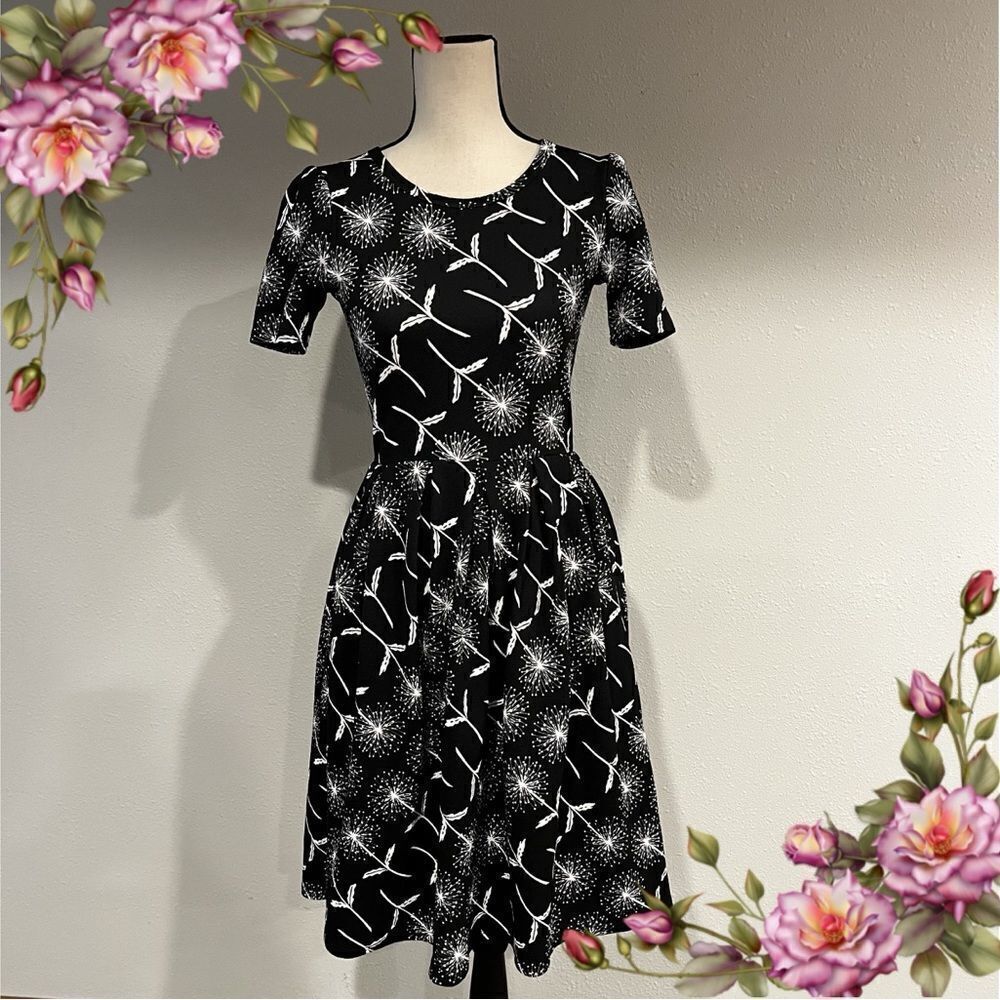 LuLaRoe dandelion print‎ cottagecore short sleeve Amelia dress skater style